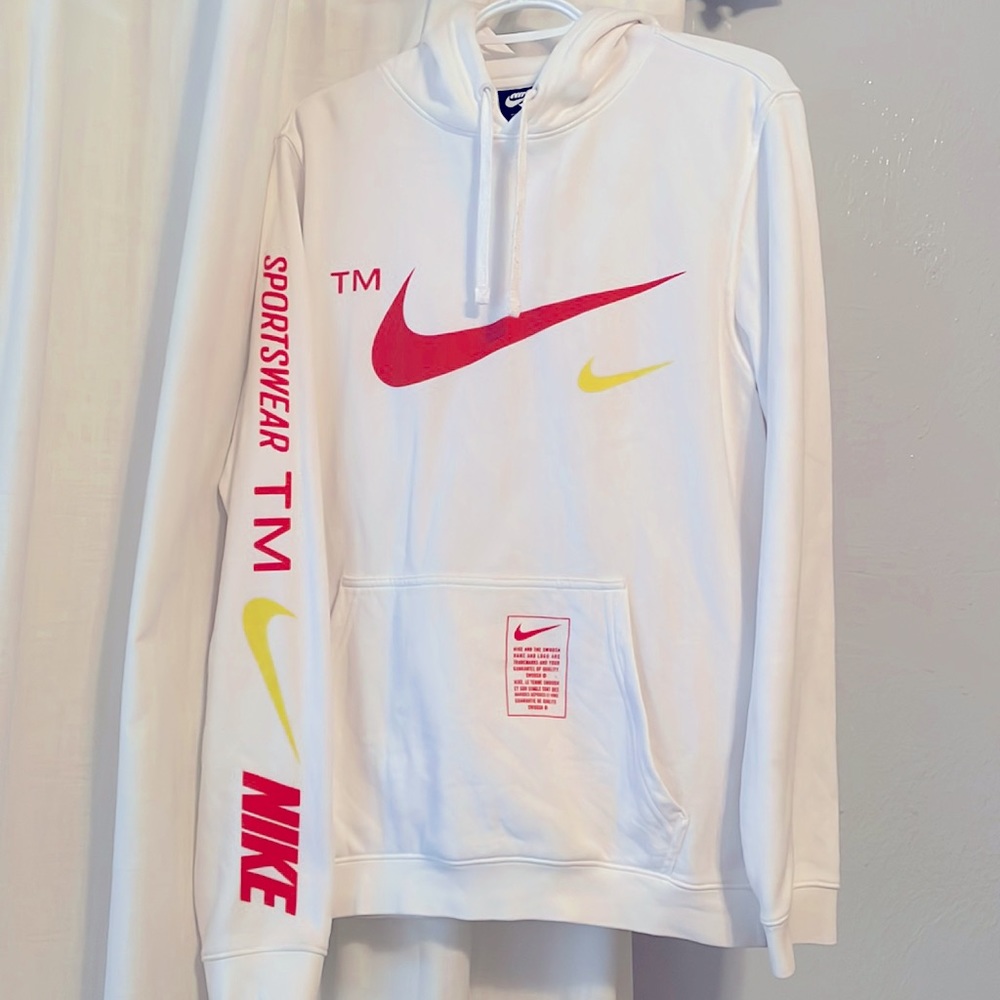 Nike sweater medium